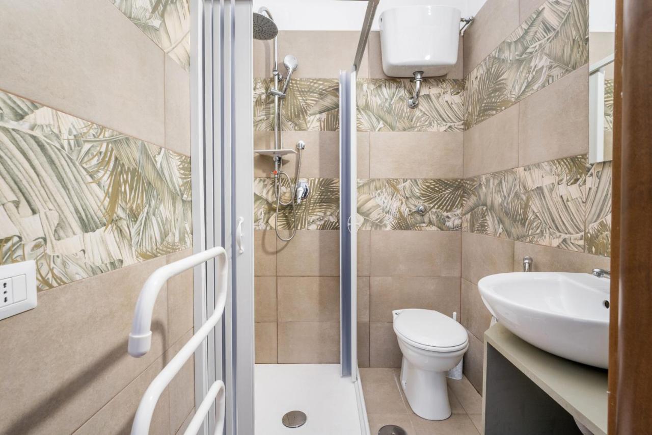 Rooms Piramide Roma Exterior foto
