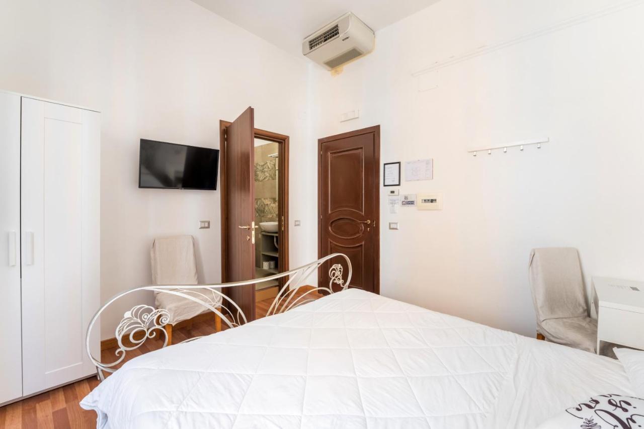Rooms Piramide Roma Exterior foto