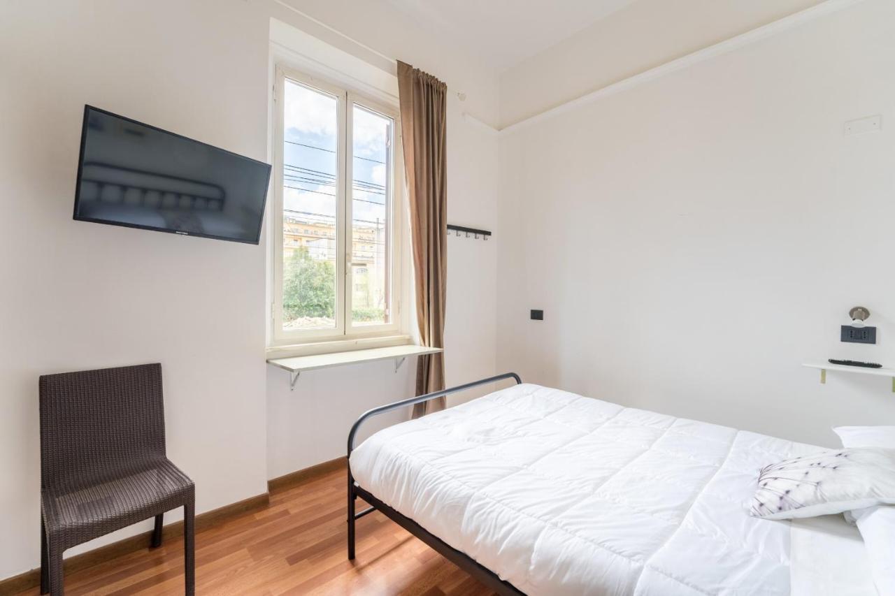Rooms Piramide Roma Exterior foto