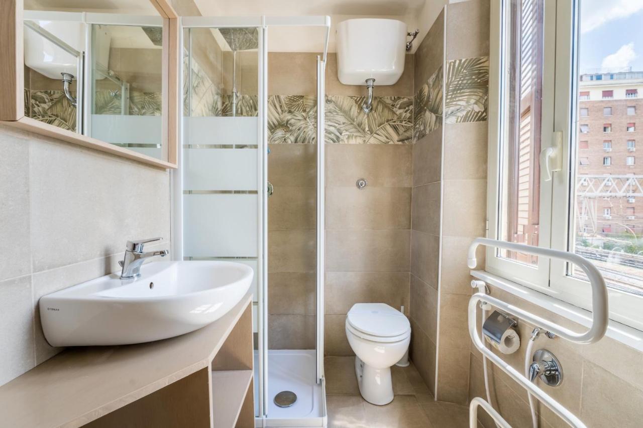 Rooms Piramide Roma Exterior foto