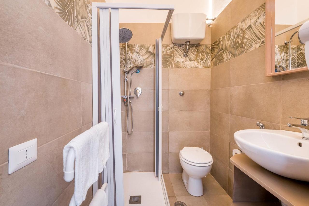 Rooms Piramide Roma Exterior foto