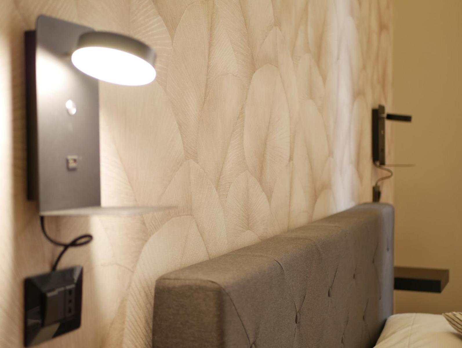 Rooms Piramide Roma Exterior foto