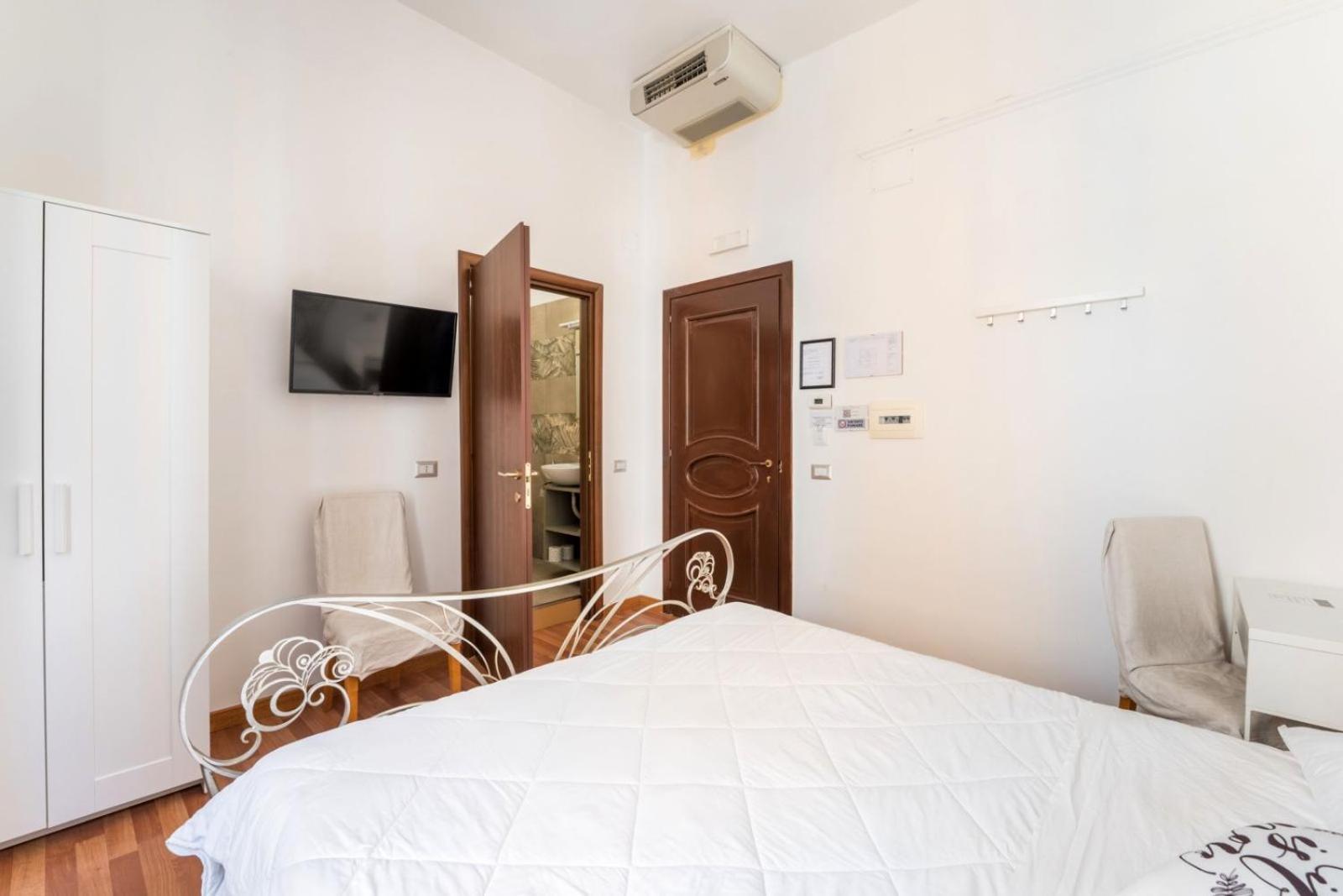 Rooms Piramide Roma Exterior foto