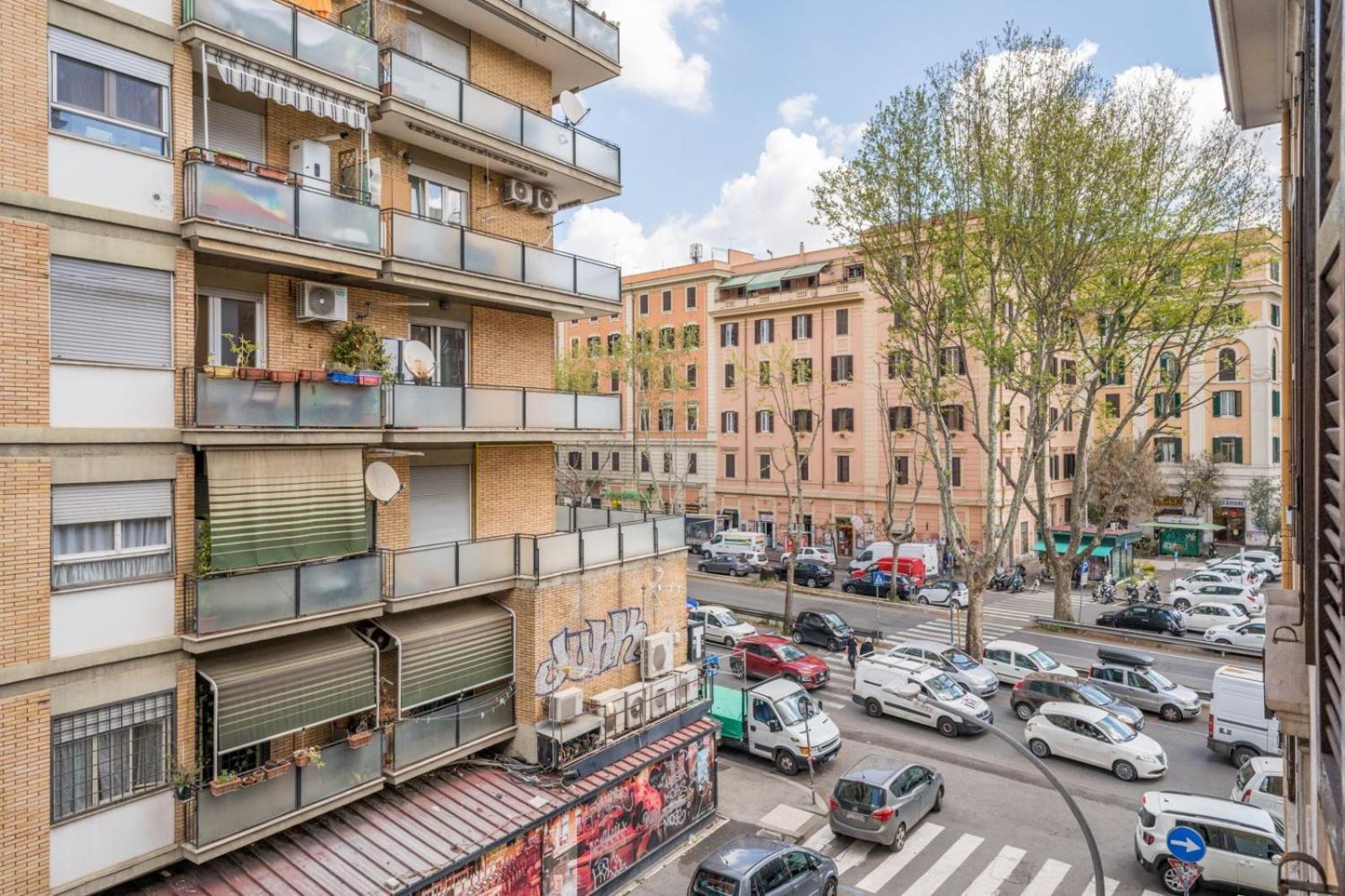Rooms Piramide Roma Exterior foto